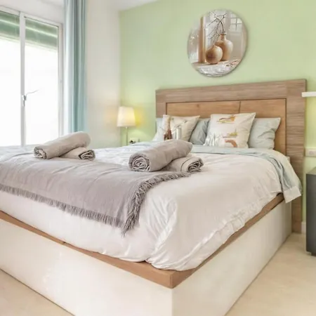 Flores Apartment-coastal Refuge By The Apartment Estepona