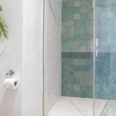 Flores Apartment-coastal Refuge By The * Estepona