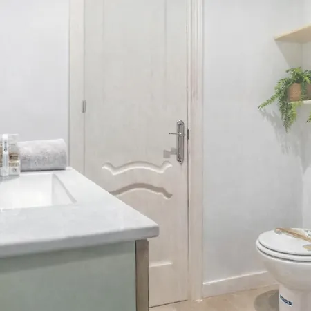 Flores Apartment-coastal Refuge By The